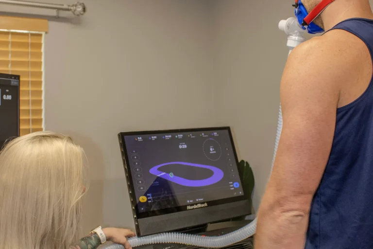 Metabolic Testing vs Wearable Trackers: Why Your Watch Can’t Personalize Your Nutrition